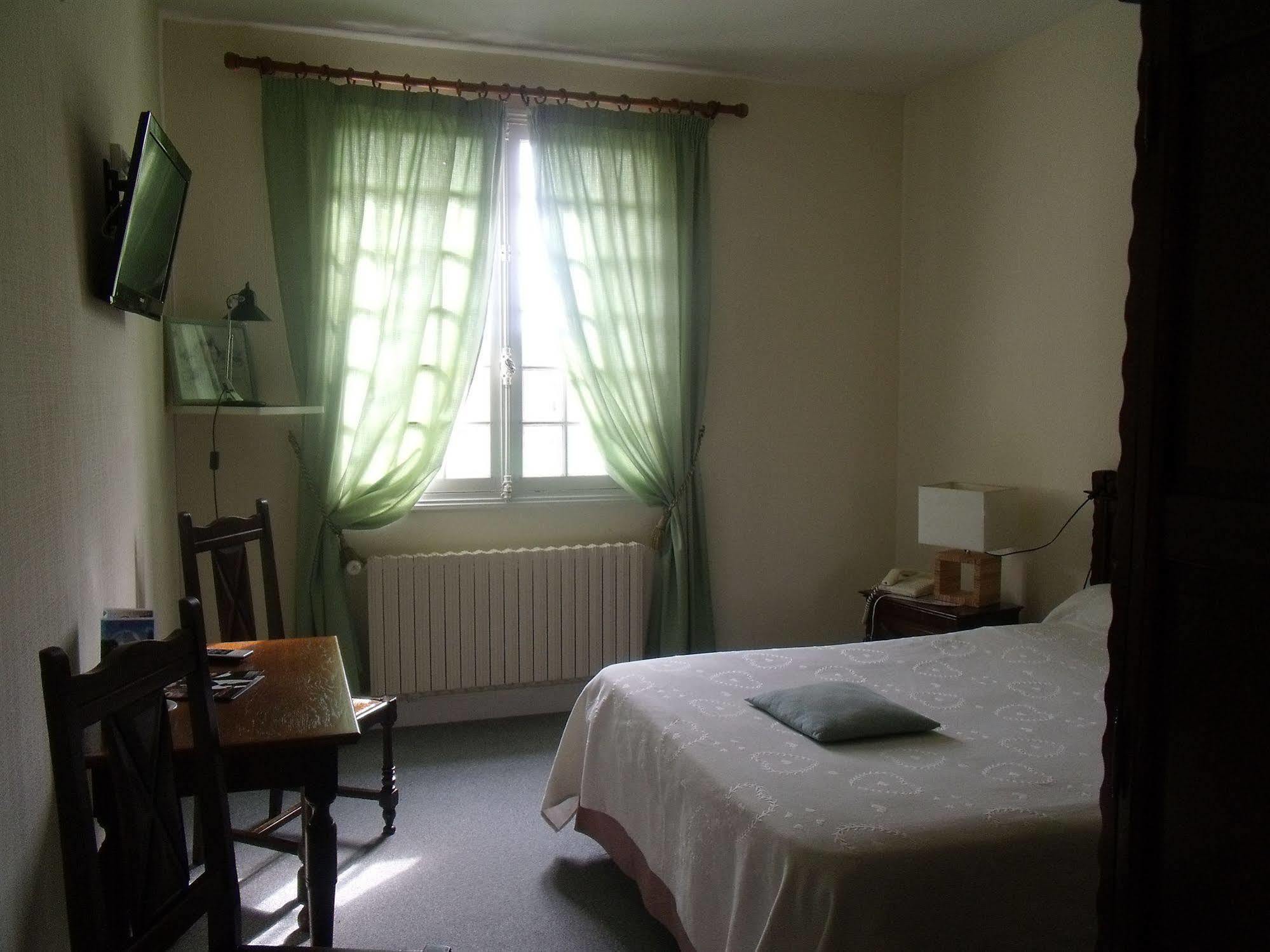 Hotel Restaurant L'Ecluse Antonne-et-Trigonant ภายนอก รูปภาพ
