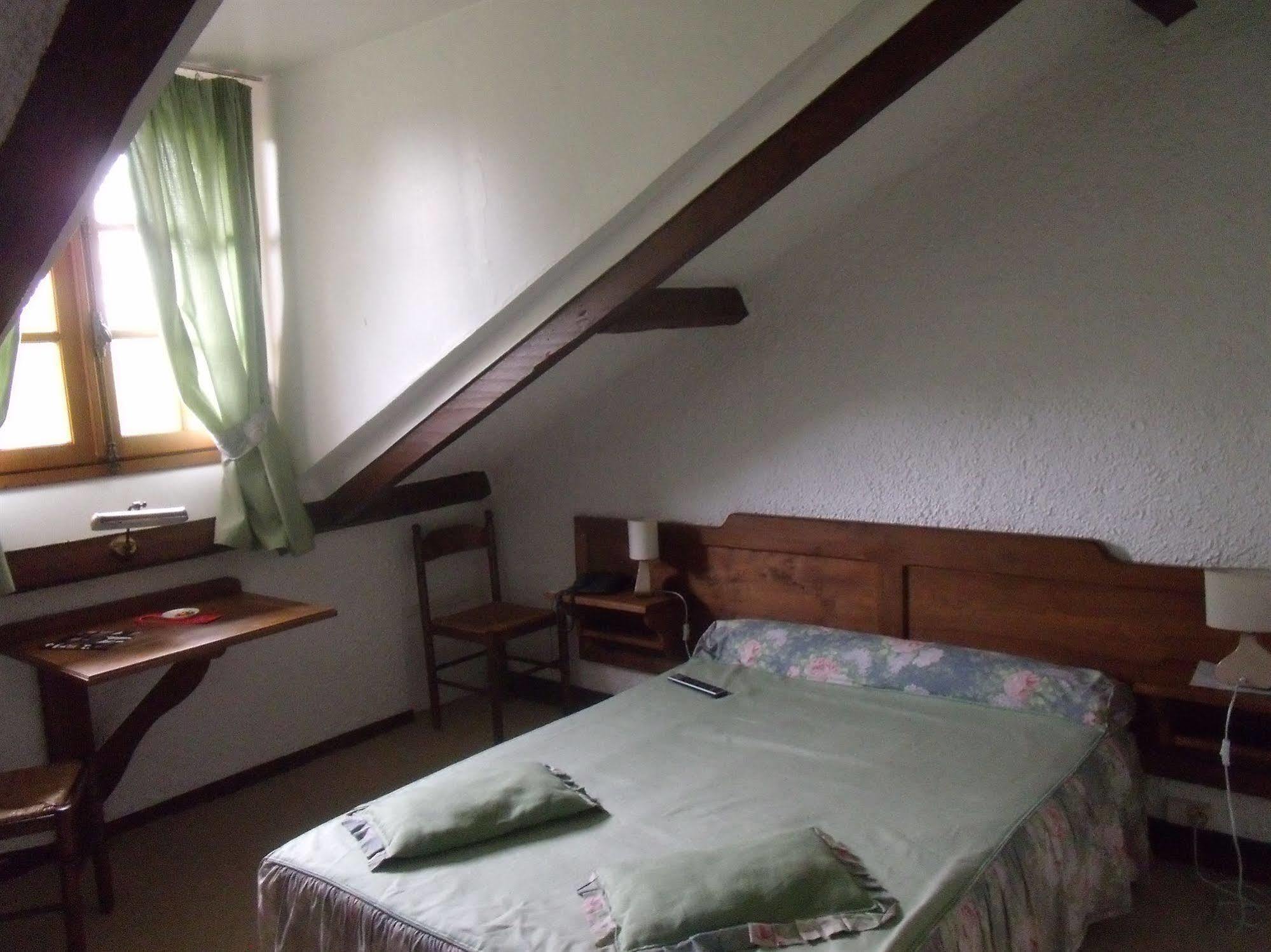 Hotel Restaurant L'Ecluse Antonne-et-Trigonant ภายนอก รูปภาพ