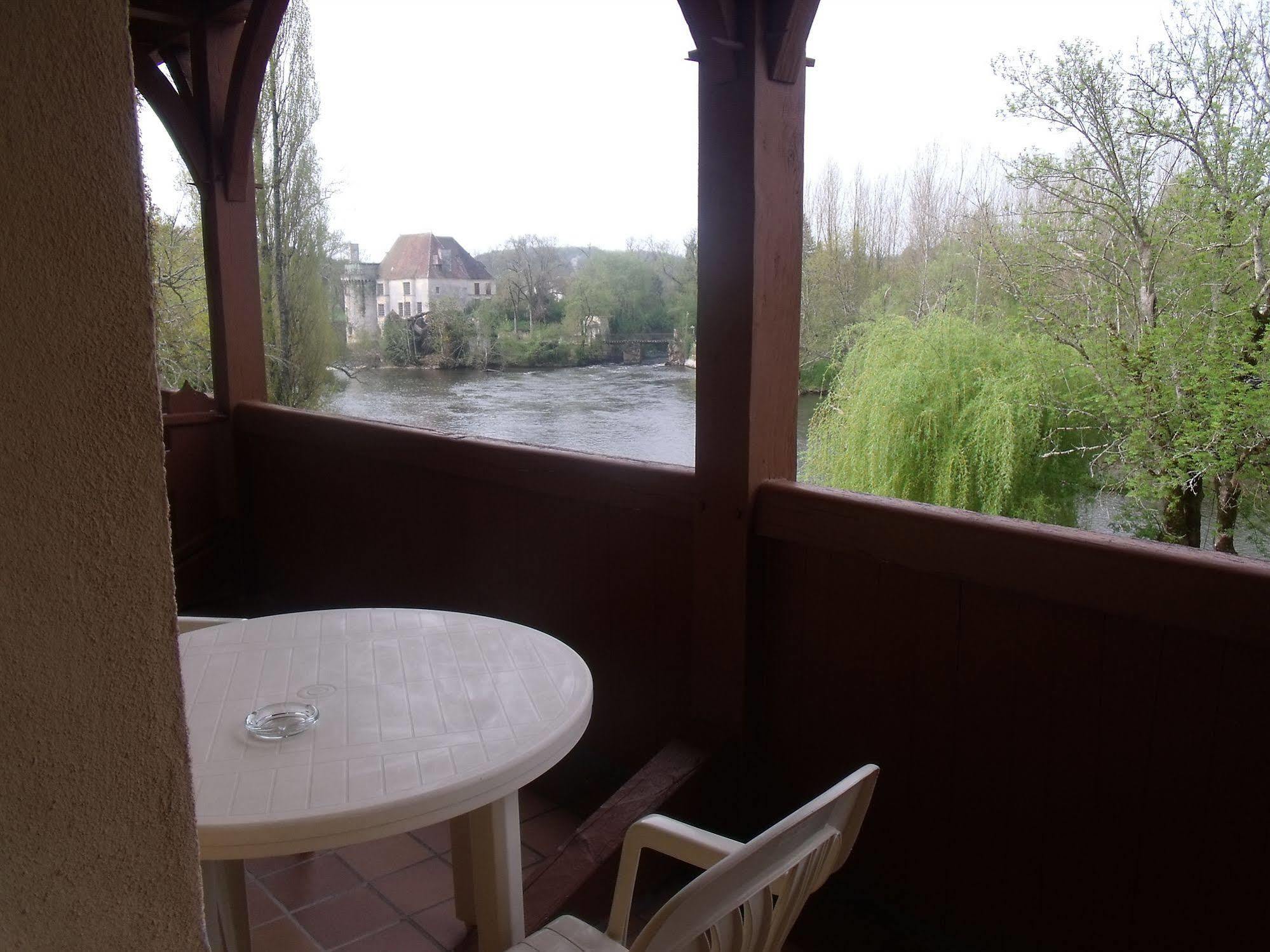 Hotel Restaurant L'Ecluse Antonne-et-Trigonant ภายนอก รูปภาพ