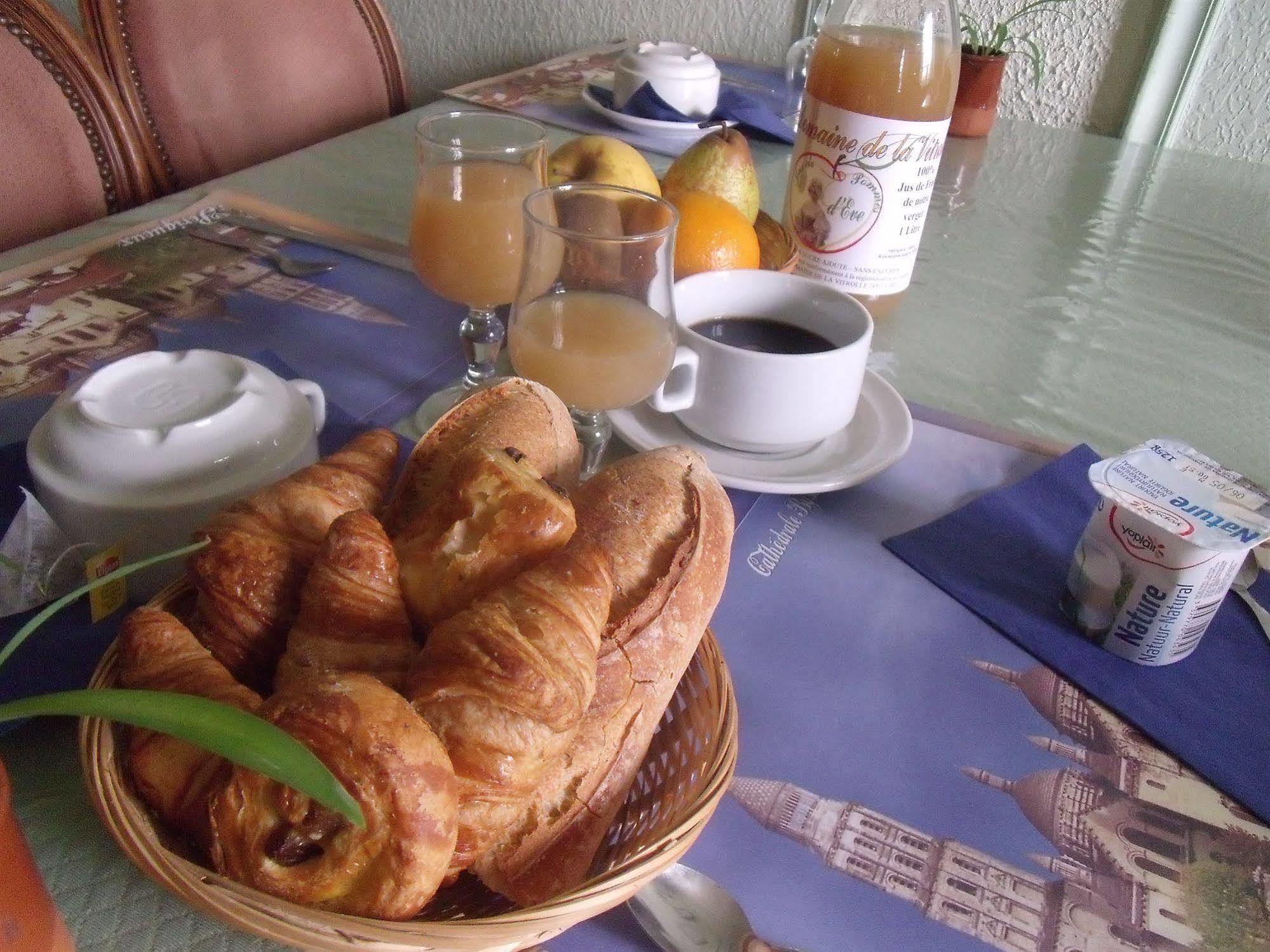 Hotel Restaurant L'Ecluse Antonne-et-Trigonant ภายนอก รูปภาพ
