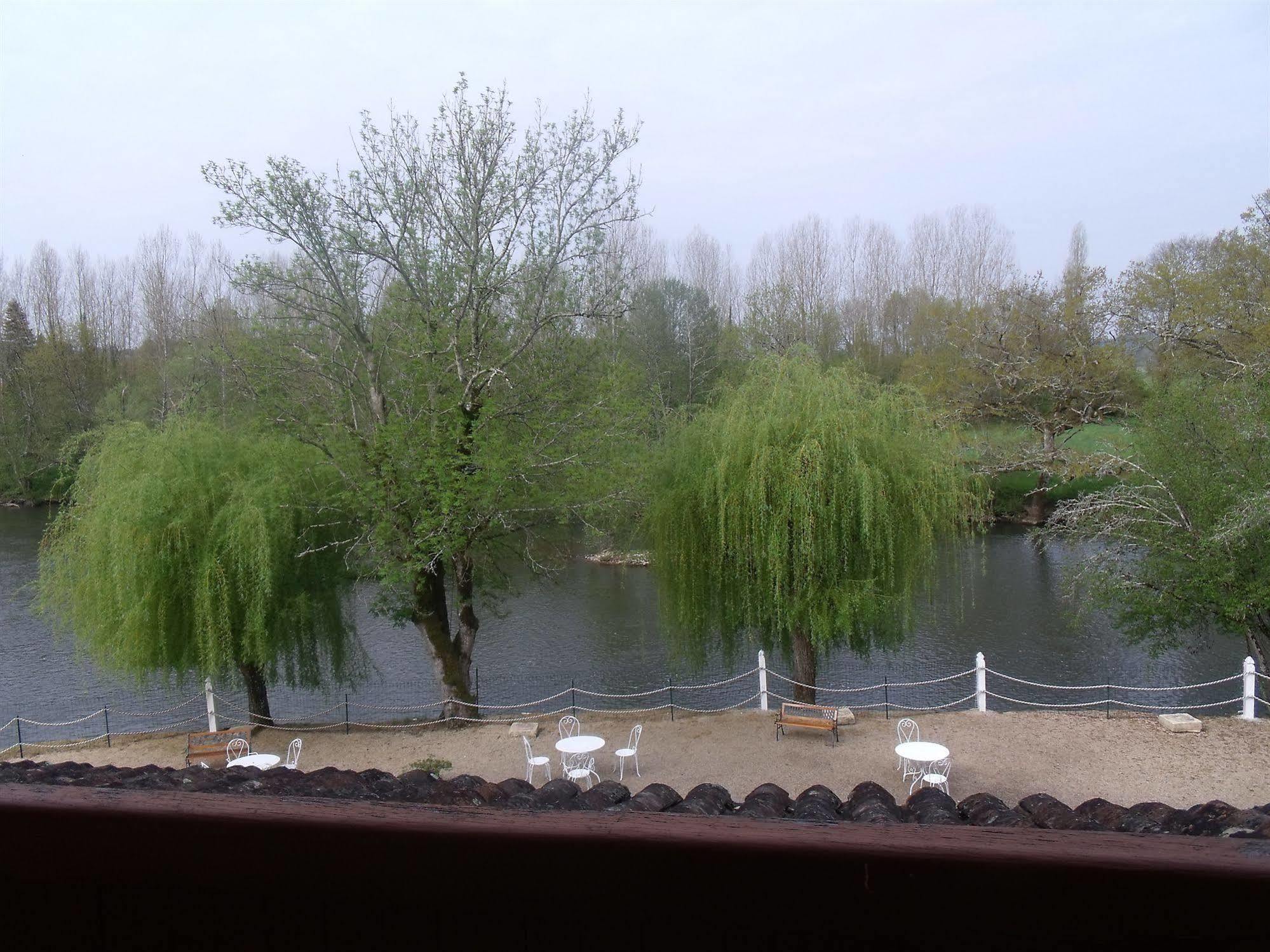 Hotel Restaurant L'Ecluse Antonne-et-Trigonant ภายนอก รูปภาพ