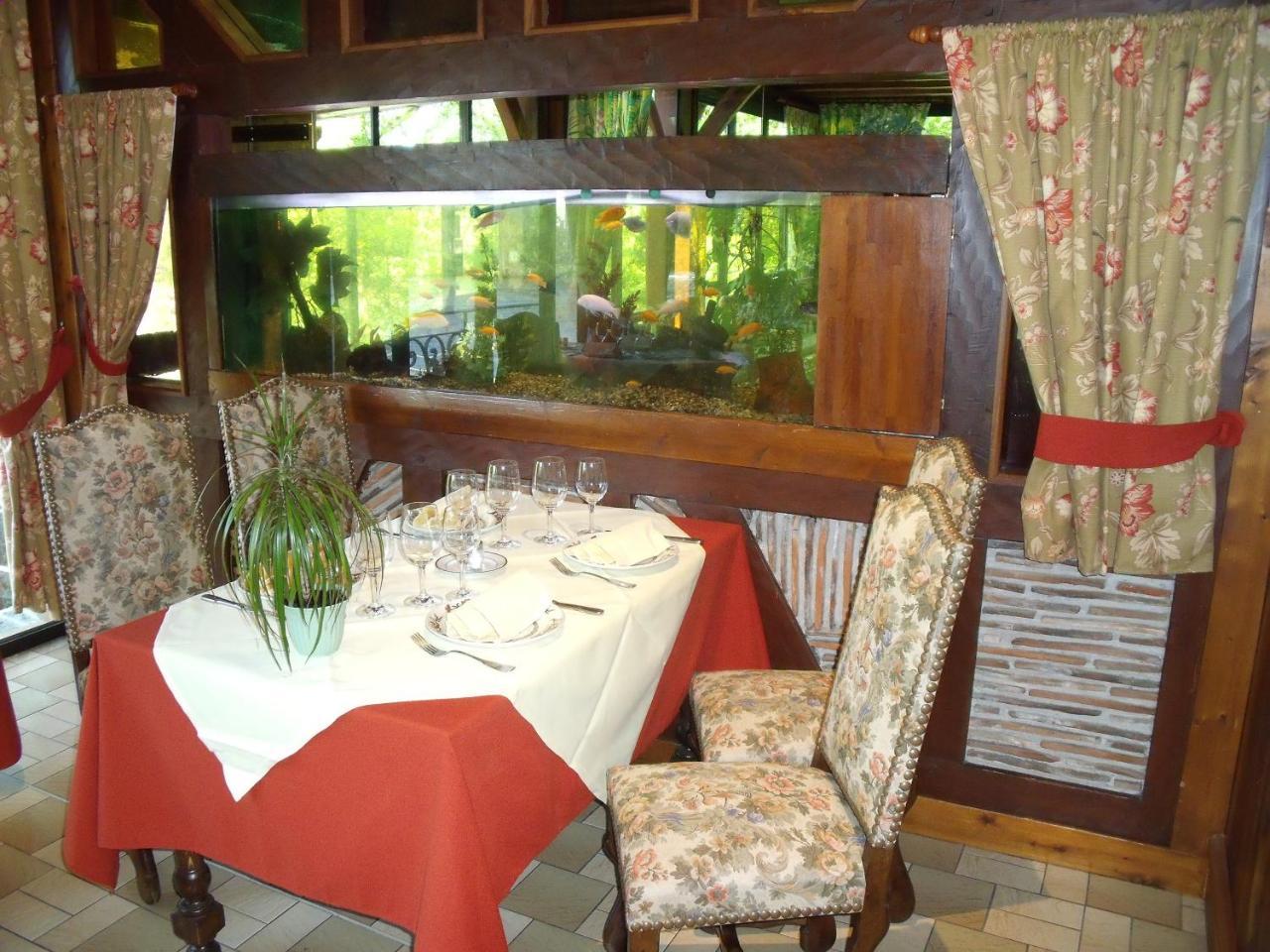 Hotel Restaurant L'Ecluse Antonne-et-Trigonant ภายนอก รูปภาพ