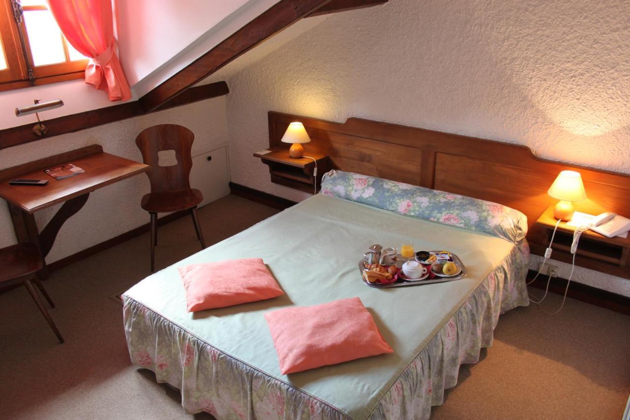 Hotel Restaurant L'Ecluse Antonne-et-Trigonant ภายนอก รูปภาพ
